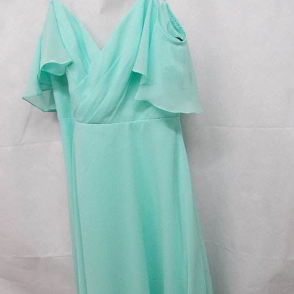By Sorella Vita Dresses & Skirts - NWT Gorgeous Ladies full length formal mint green dress, size 14
